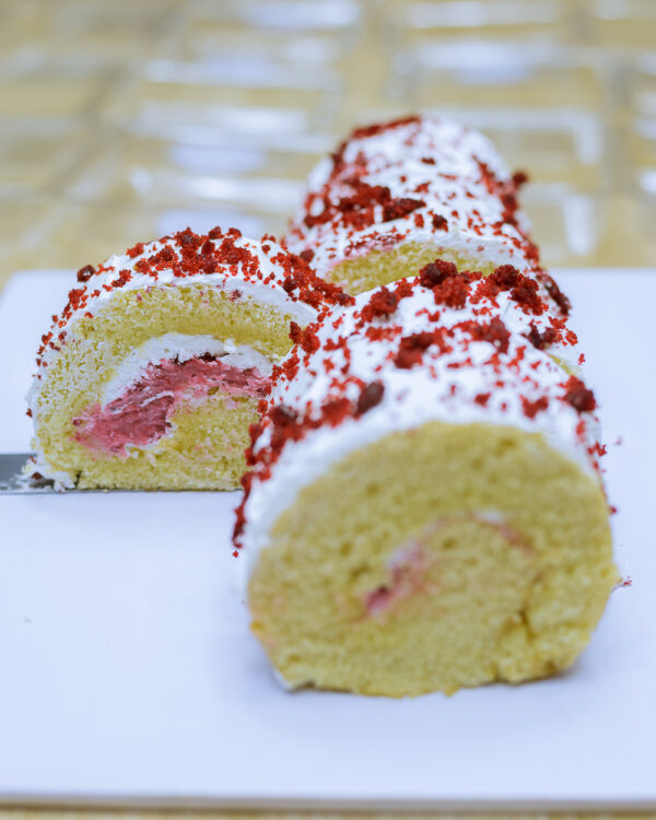 CLOUD BERRY ROLL SLICE