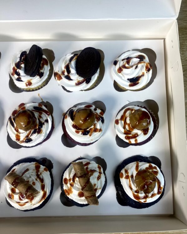 CLASSIC BASIC CUPCAKES