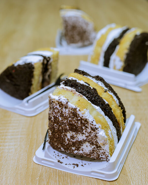 DOUBLE DELIGHT SLICE